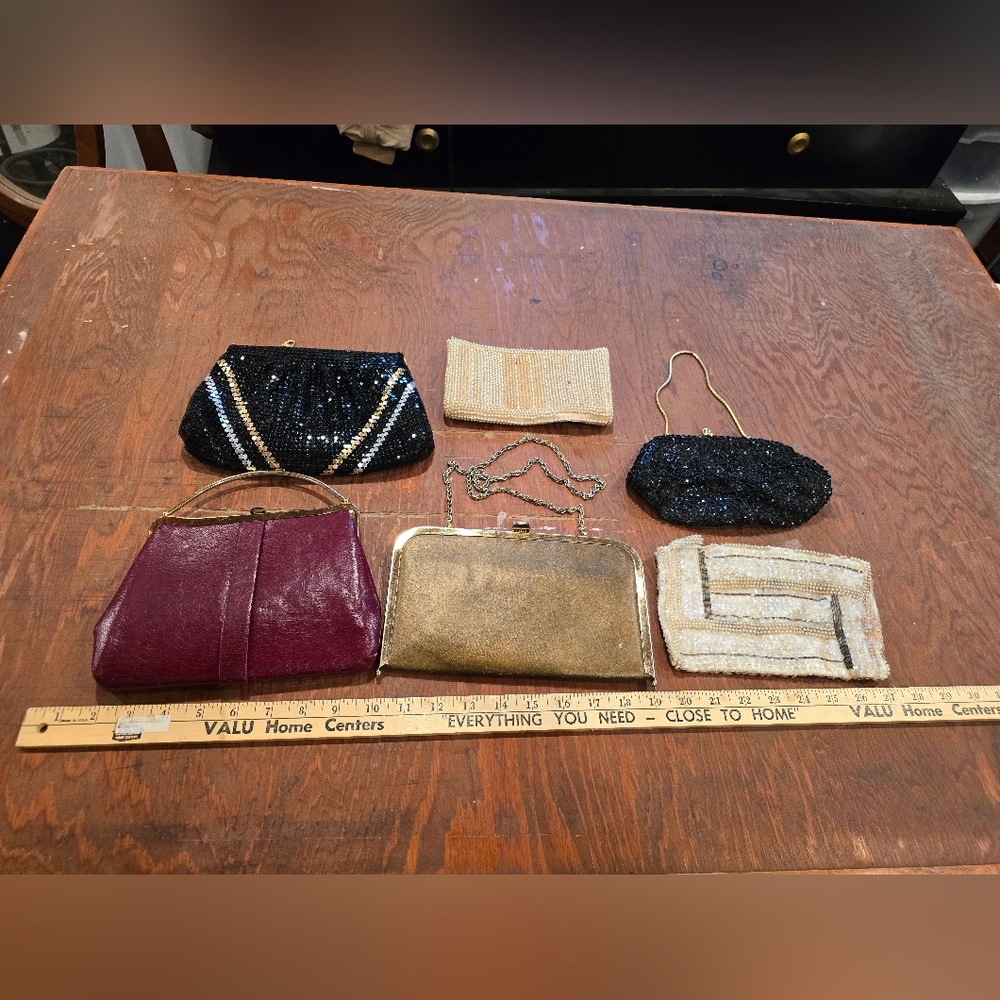 Large Lot Of Vintage Purses, Clutches, Kisslock, Clamshell, Beaded, Sequined